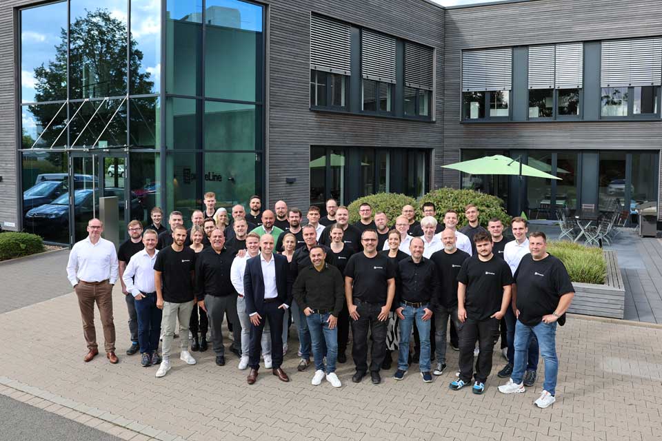 Das Team der primeLine Solutions und primeLine Systemhaus GmbH am Standort Bad Oeynhausen